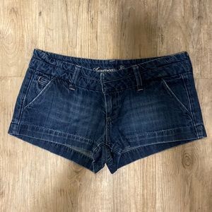 Woman’s shorts — American Eagle Outfitters, size 6.